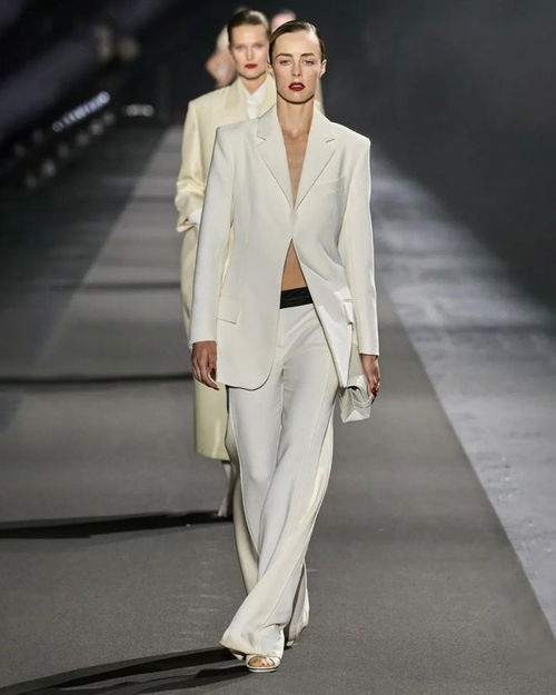 維多利亞·貝克漢姆時裝品牌15年來首次實(shí)現(xiàn)盈利